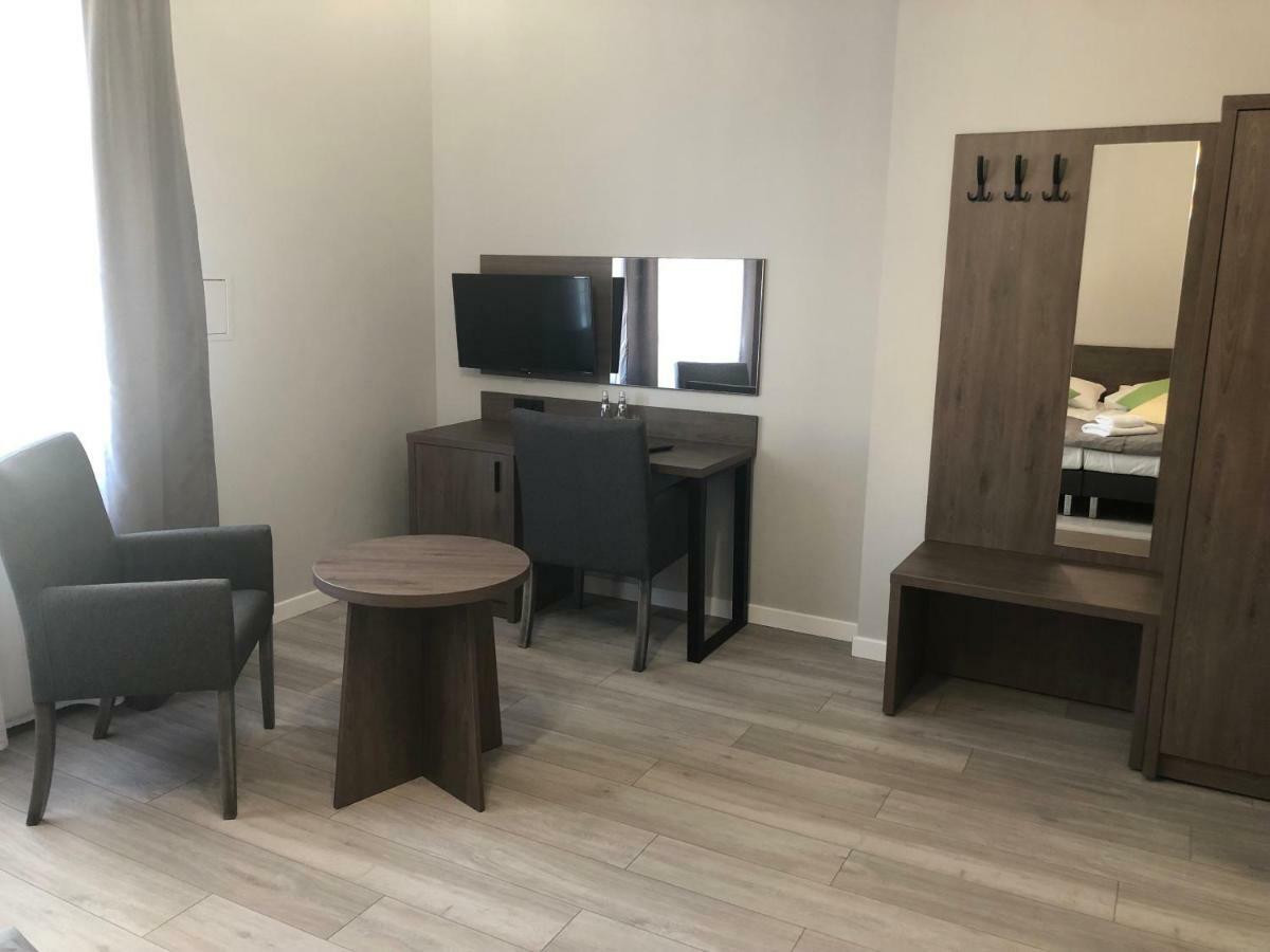 Villa Rosa Познан Екстериор снимка
