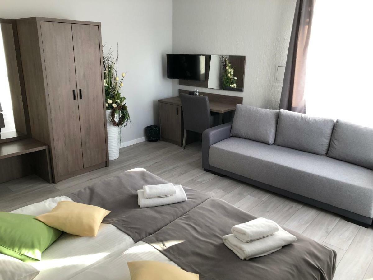 Villa Rosa Познан Екстериор снимка